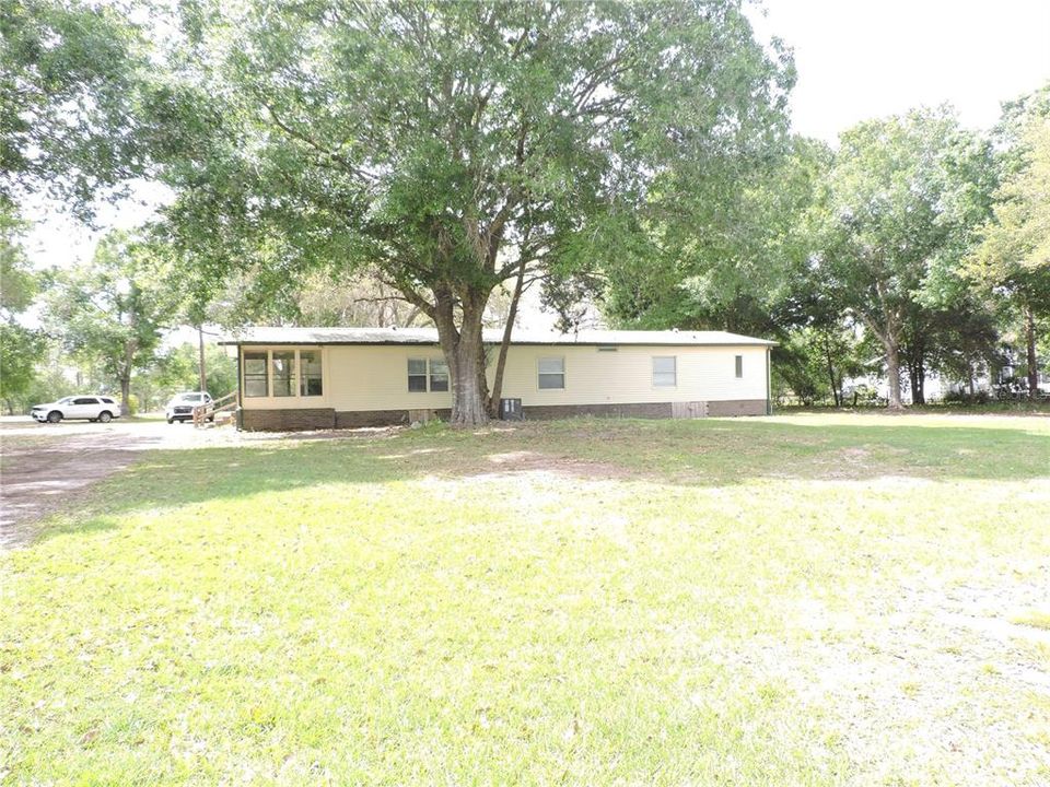 For Sale: $349,000 (3 beds, 2 baths, 1716 Square Feet)