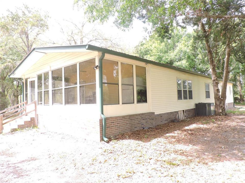 For Sale: $349,000 (3 beds, 2 baths, 1716 Square Feet)
