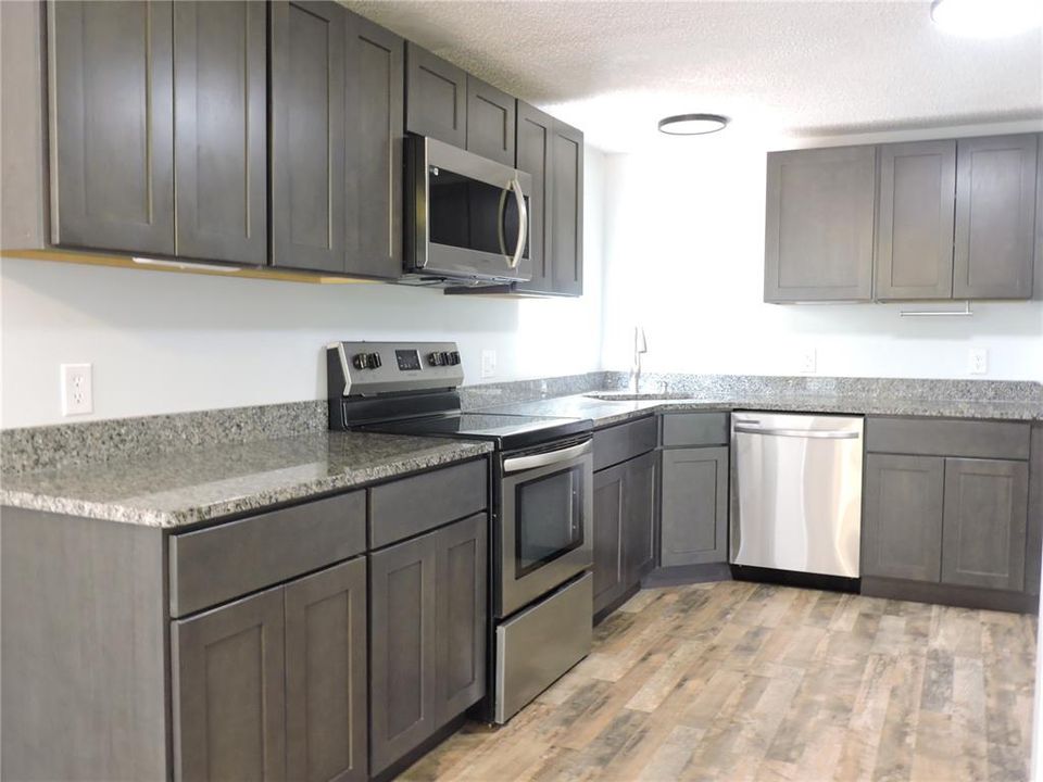 For Sale: $349,000 (3 beds, 2 baths, 1716 Square Feet)