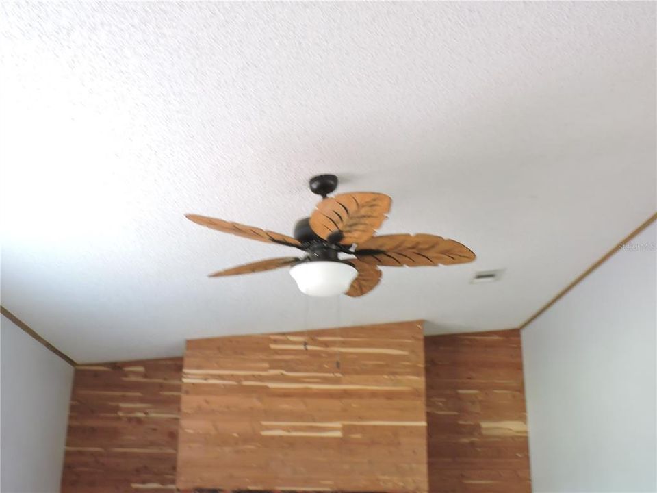 For Sale: $349,000 (3 beds, 2 baths, 1716 Square Feet)