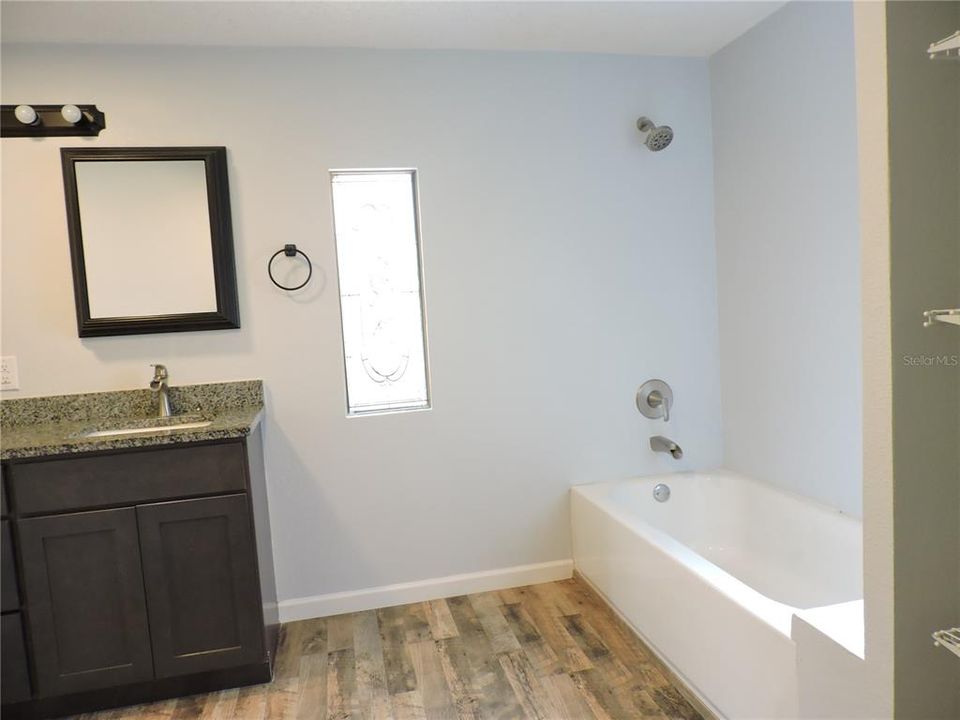 For Sale: $349,000 (3 beds, 2 baths, 1716 Square Feet)