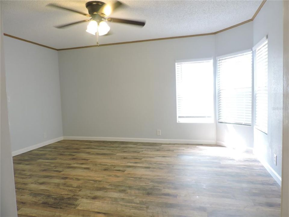 For Sale: $349,000 (3 beds, 2 baths, 1716 Square Feet)