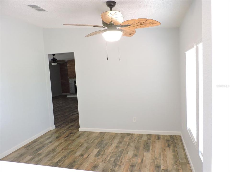 For Sale: $349,000 (3 beds, 2 baths, 1716 Square Feet)