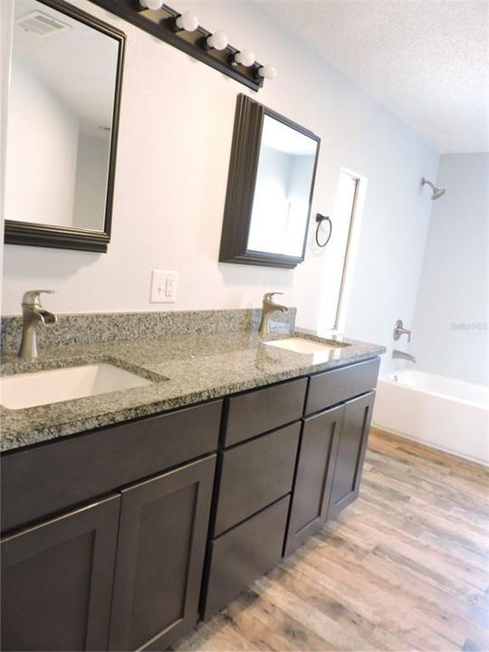 For Sale: $349,000 (3 beds, 2 baths, 1716 Square Feet)