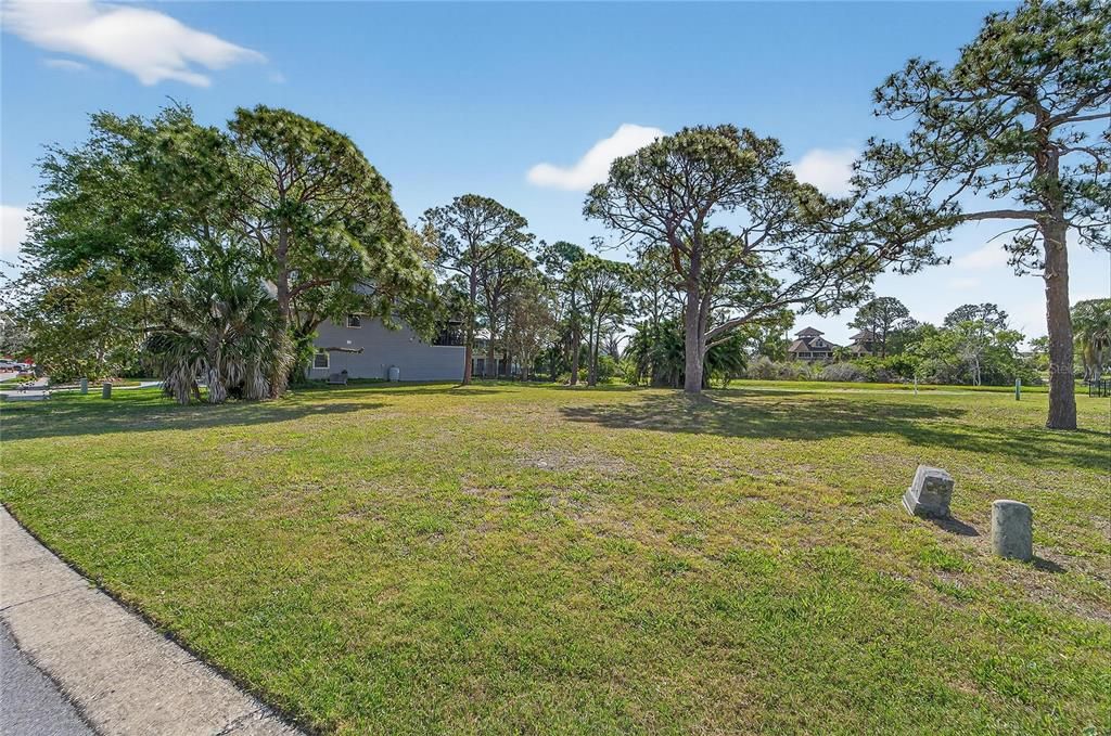 En Venta: $158,000 (0.22 acres)