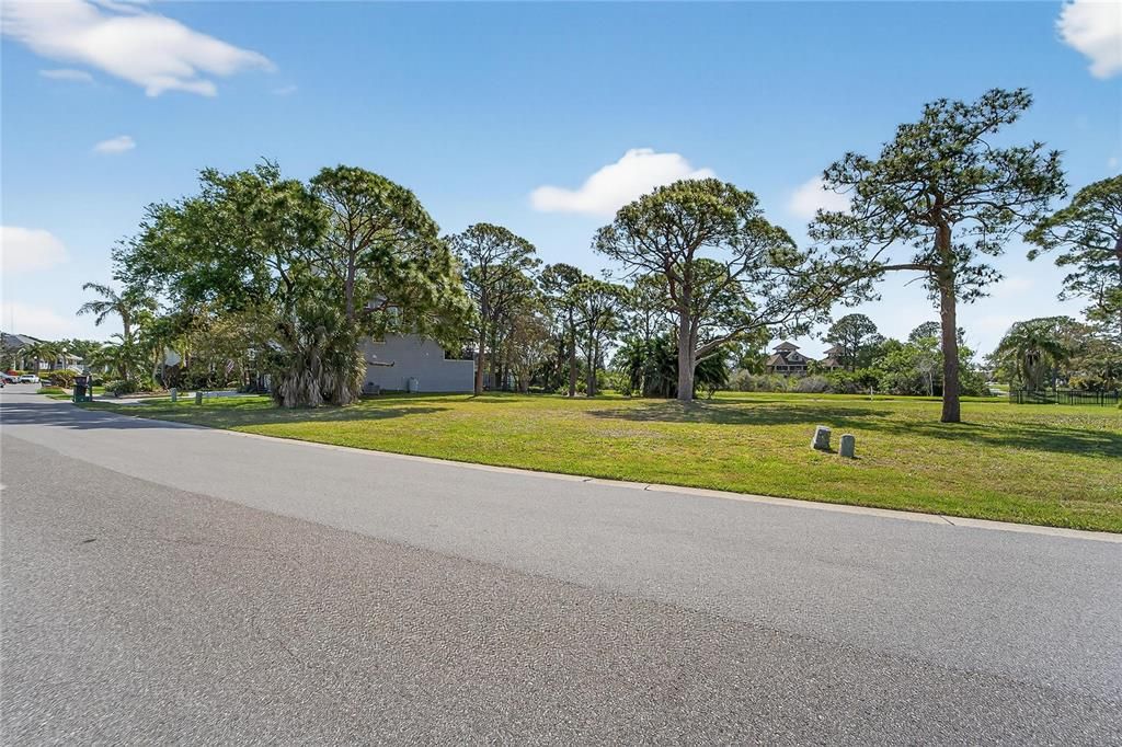 En Venta: $158,000 (0.22 acres)