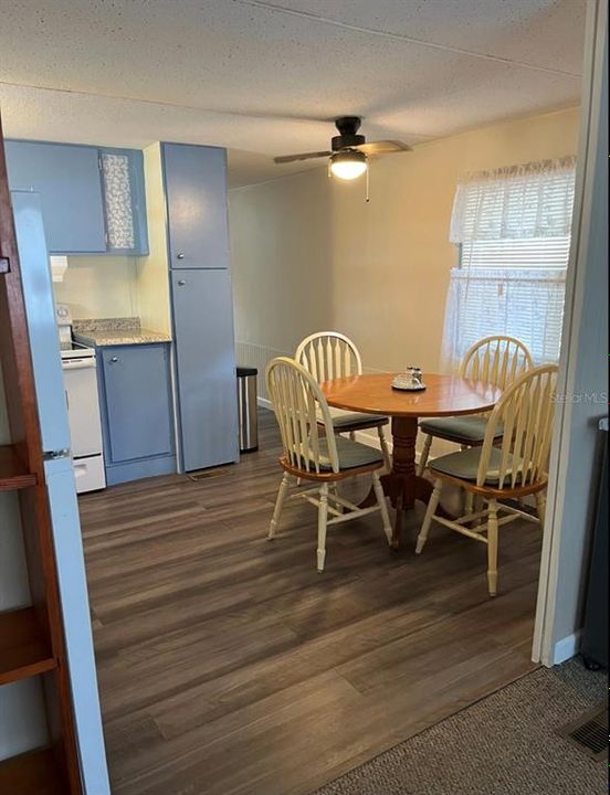 For Sale: $78,000 (2 beds, 1 baths, 720 Square Feet)