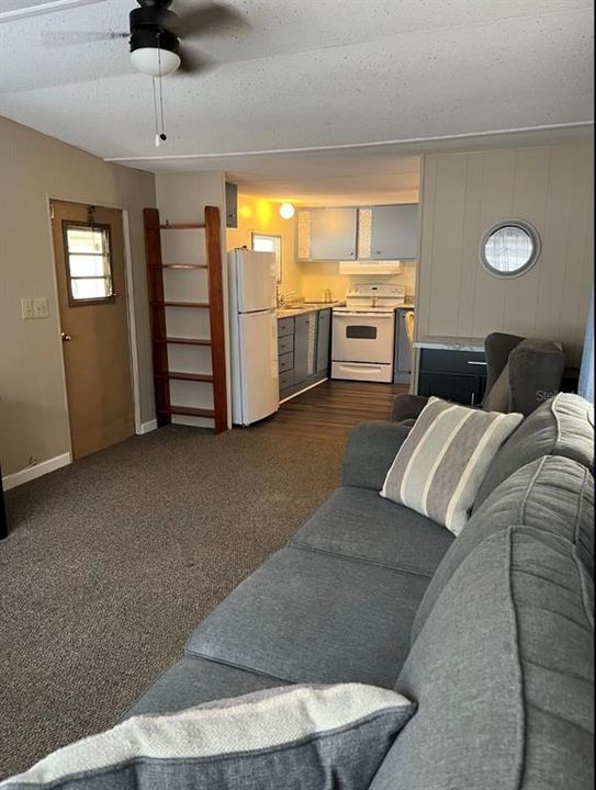 For Sale: $78,000 (2 beds, 1 baths, 720 Square Feet)