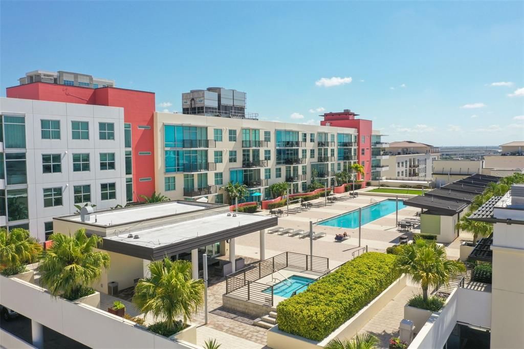 Active With Contract: $2,699 (2 beds, 1 baths, 1050 Square Feet)