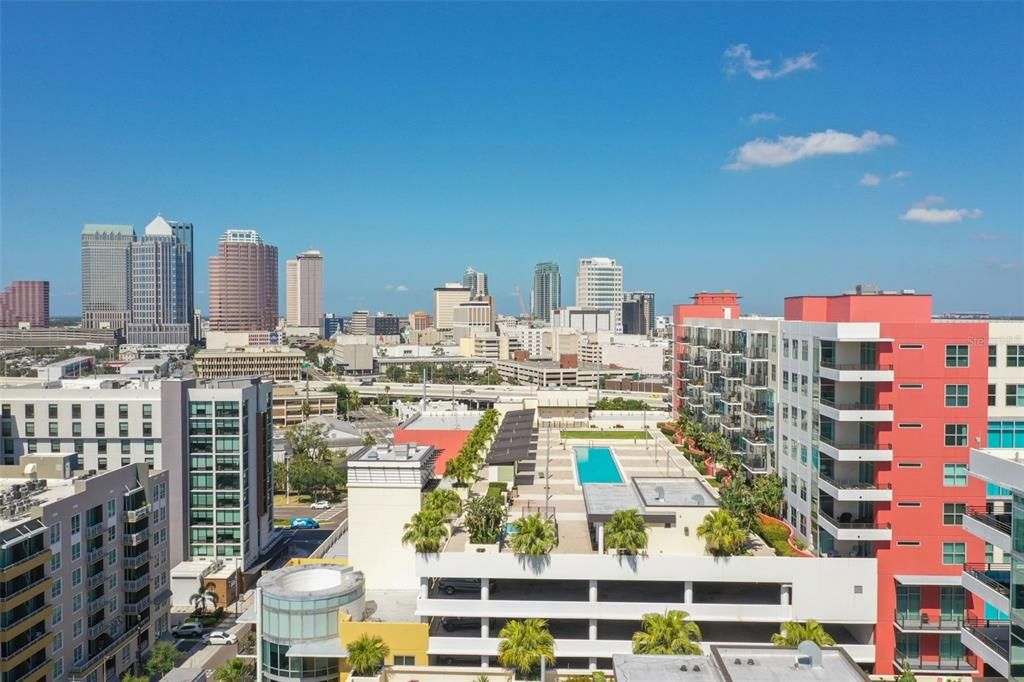 Active With Contract: $2,699 (2 beds, 1 baths, 1050 Square Feet)