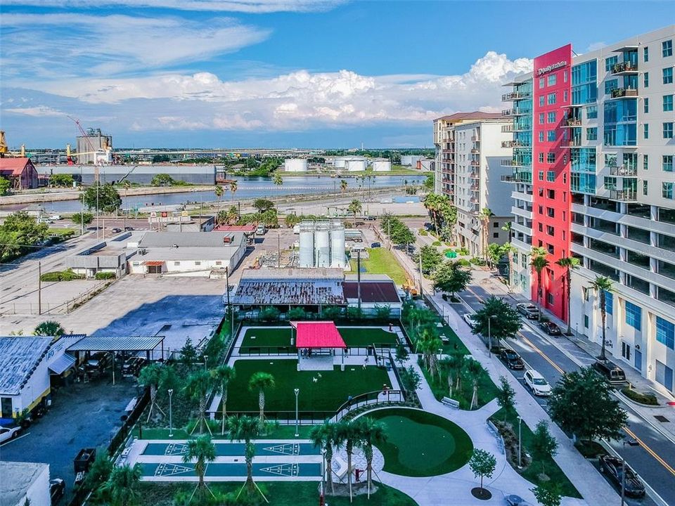 Active With Contract: $2,699 (2 beds, 1 baths, 1050 Square Feet)
