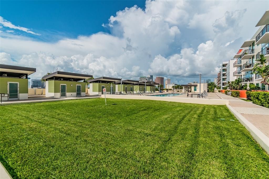 Active With Contract: $2,699 (2 beds, 1 baths, 1050 Square Feet)