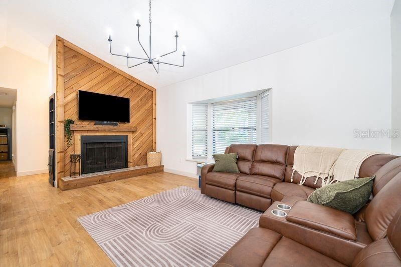 For Sale: $764,900 (5 beds, 3 baths, 1998 Square Feet)