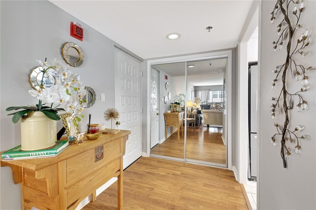 For Sale: $482,000 (2 beds, 2 baths, 1270 Square Feet)