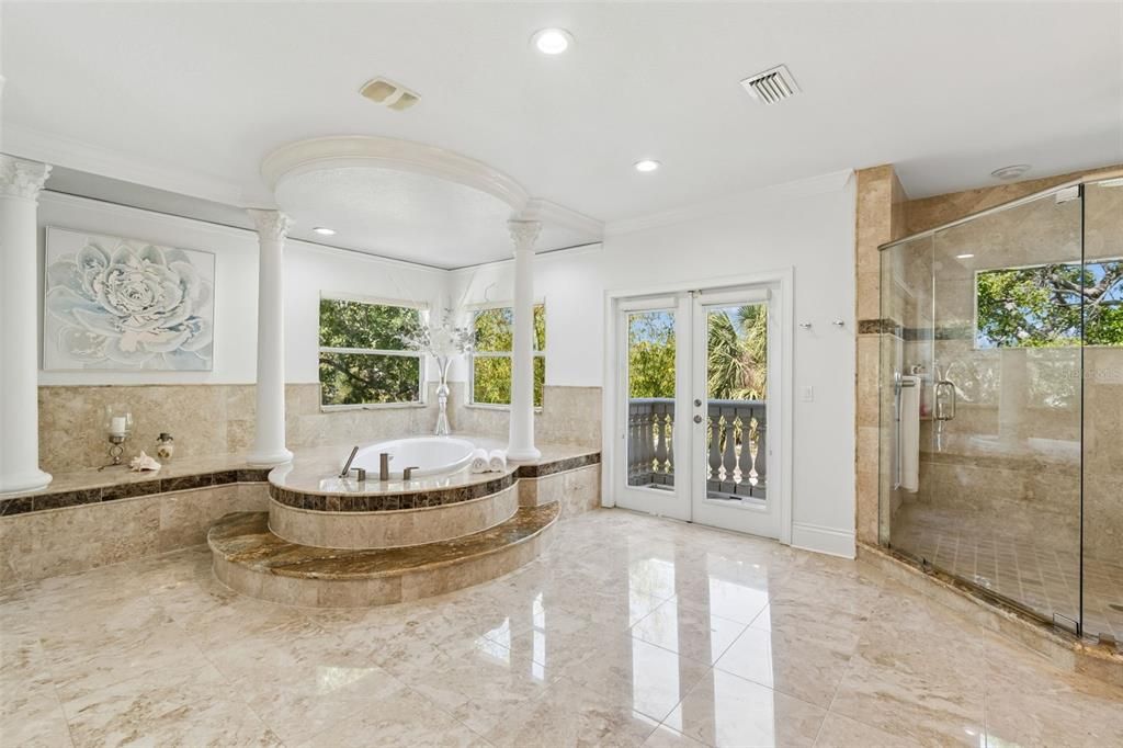 En Venta: $2,890,000 (6 camas, 5 baños, 5837 Pies cuadrados)