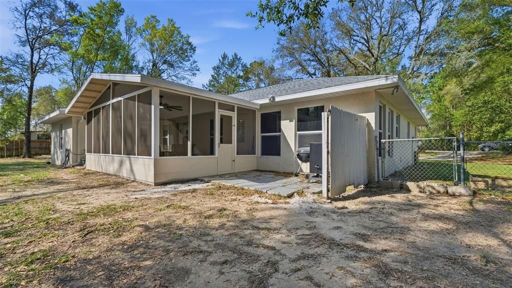 En Venta: $425,000 (4 camas, 2 baños, 2007 Pies cuadrados)