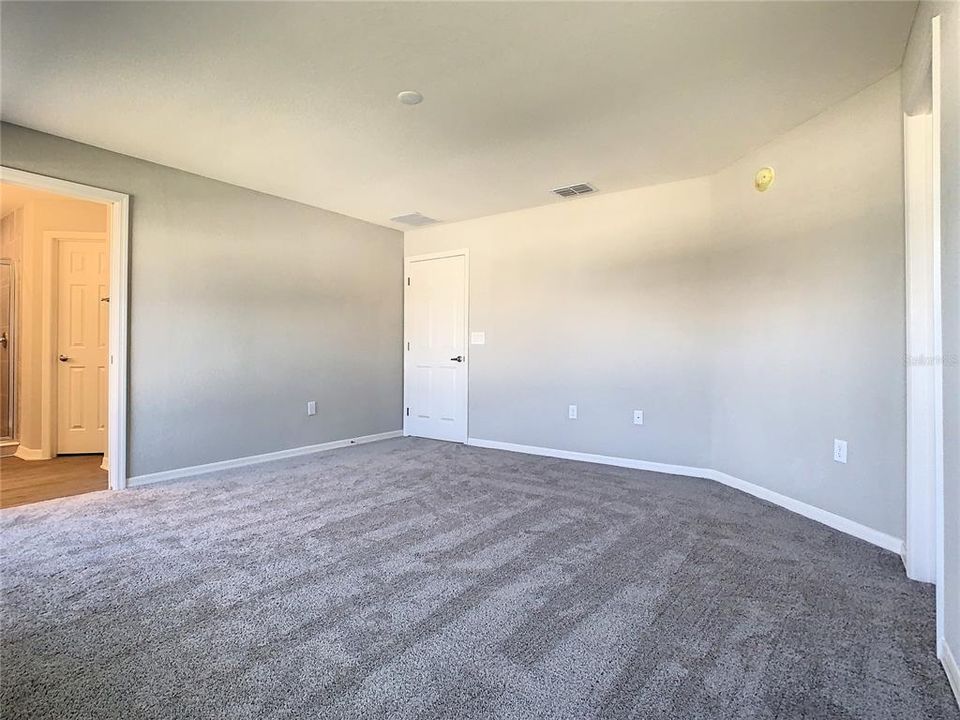 For Rent: $2,200 (4 beds, 2 baths, 1547 Square Feet)