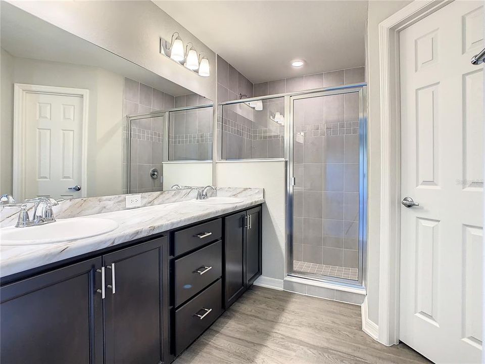 For Rent: $2,200 (4 beds, 2 baths, 1547 Square Feet)