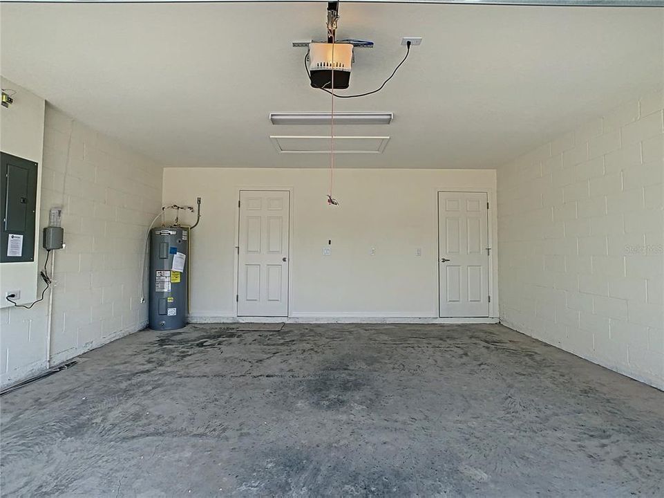 For Rent: $2,200 (4 beds, 2 baths, 1547 Square Feet)
