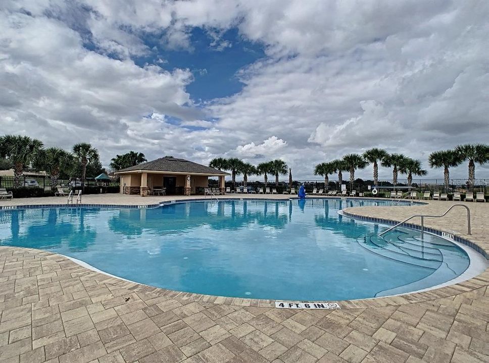 For Rent: $2,200 (4 beds, 2 baths, 1547 Square Feet)