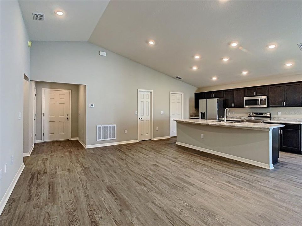 For Rent: $2,200 (4 beds, 2 baths, 1547 Square Feet)