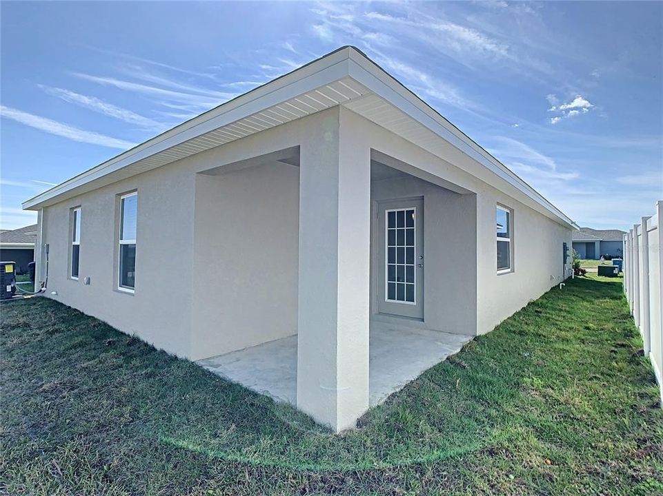 For Rent: $2,200 (4 beds, 2 baths, 1547 Square Feet)