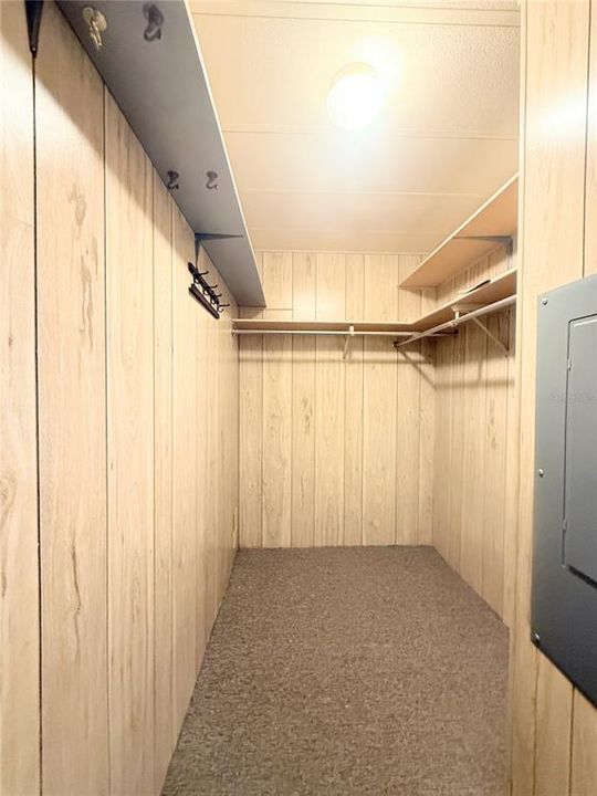 Activo con contrato: $1,400 (3 camas, 2 baños, 960 Pies cuadrados)