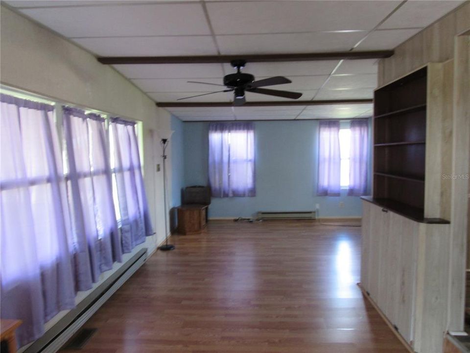 Activo con contrato: $1,400 (3 camas, 2 baños, 960 Pies cuadrados)