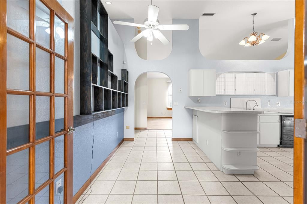 На продажу: $319,000 (2 спален, 2 ванн, 2167 Квадратных фут)