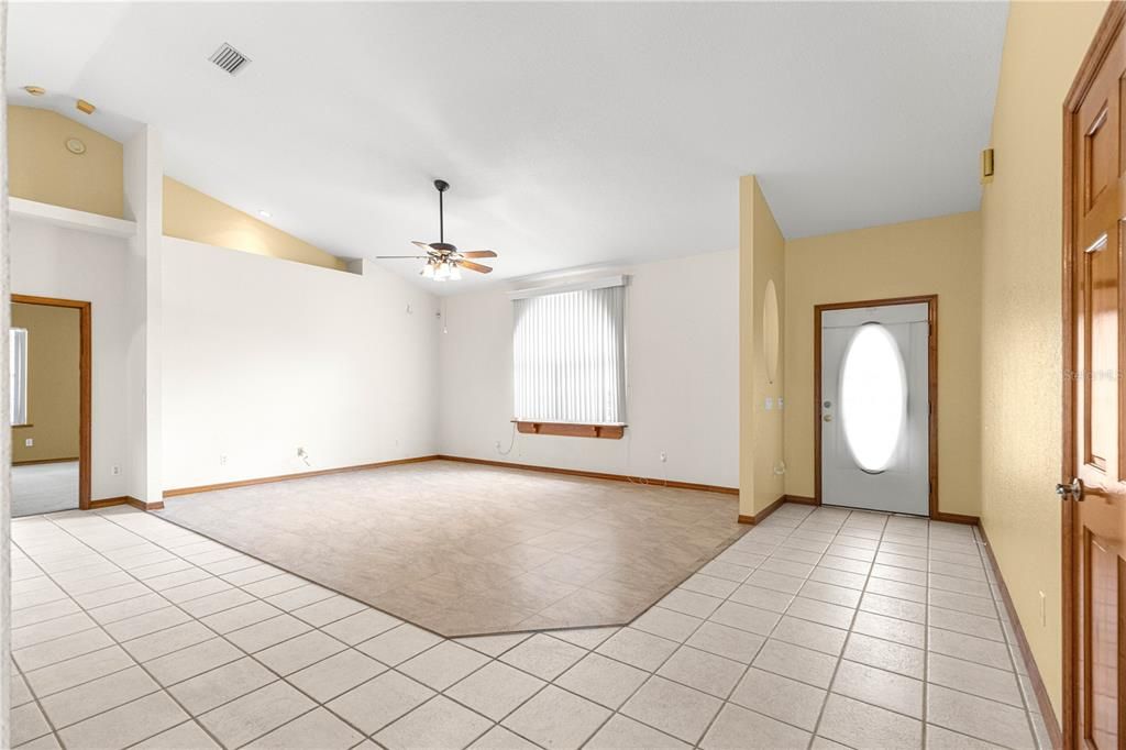 На продажу: $319,000 (2 спален, 2 ванн, 2167 Квадратных фут)