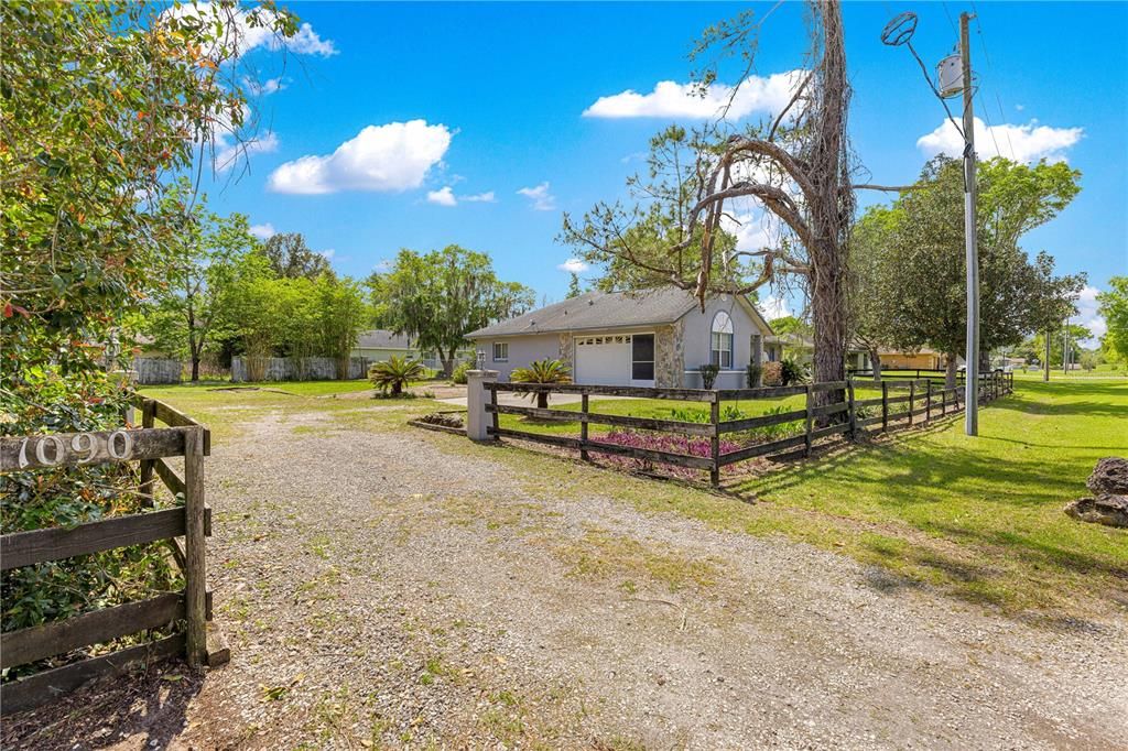 На продажу: $319,000 (2 спален, 2 ванн, 2167 Квадратных фут)