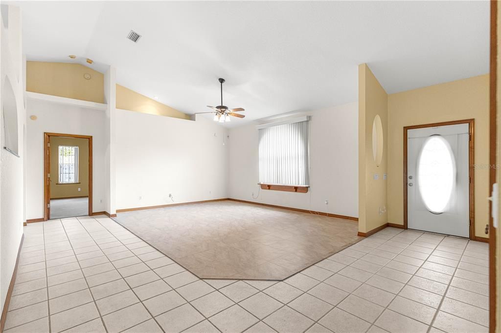 На продажу: $319,000 (2 спален, 2 ванн, 2167 Квадратных фут)