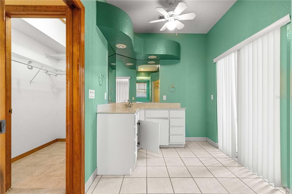 На продажу: $319,000 (2 спален, 2 ванн, 2167 Квадратных фут)