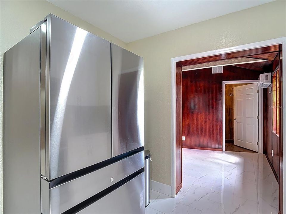 En Venta: $725,000 (4 camas, 3 baños, 2550 Pies cuadrados)