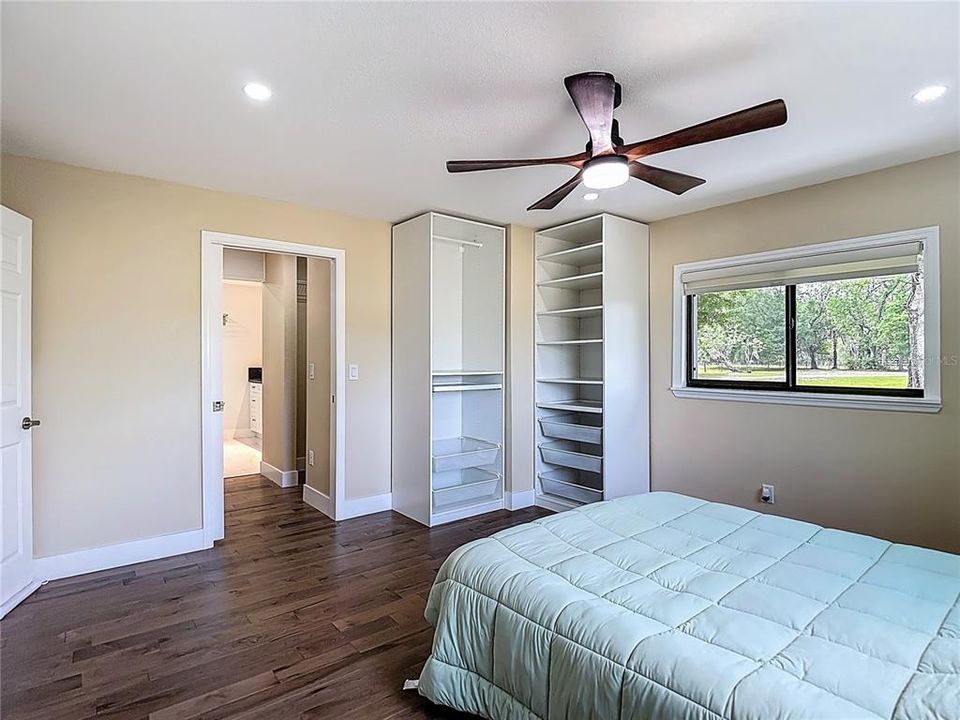 En Venta: $725,000 (4 camas, 3 baños, 2550 Pies cuadrados)