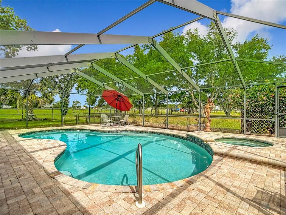 En Venta: $725,000 (4 camas, 3 baños, 2550 Pies cuadrados)