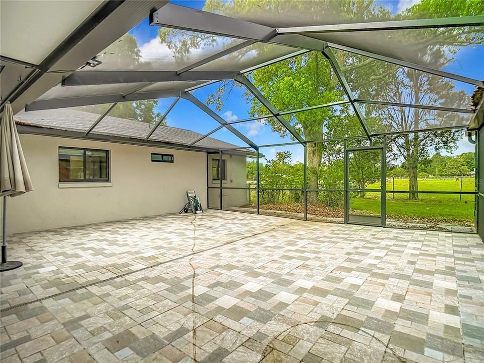 En Venta: $725,000 (4 camas, 3 baños, 2550 Pies cuadrados)