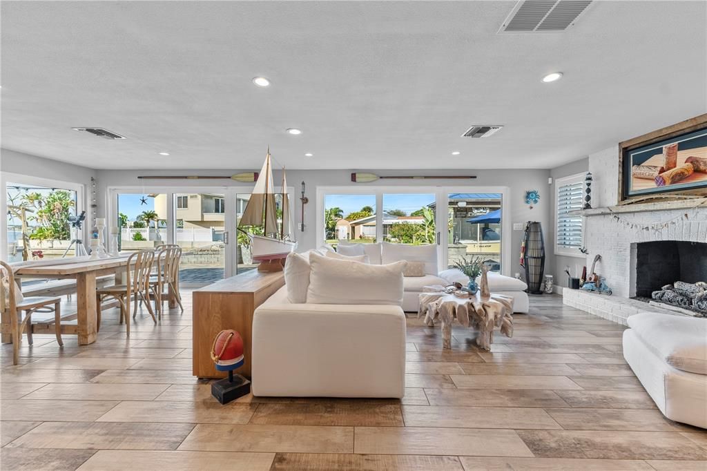 For Sale: $1,498,000 (4 beds, 2 baths, 2930 Square Feet)