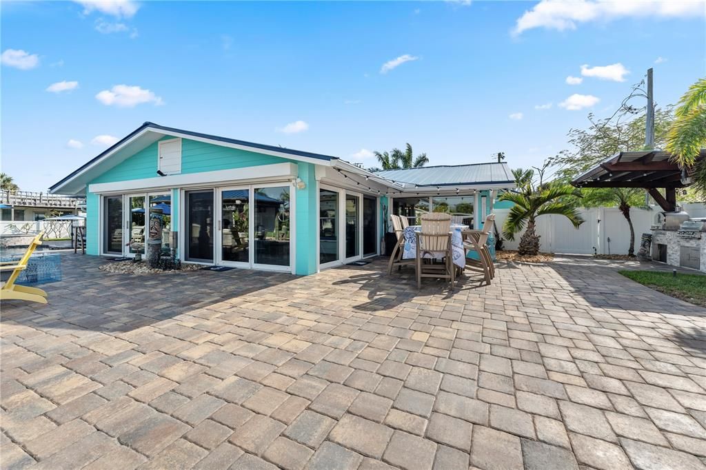 For Sale: $1,498,000 (4 beds, 2 baths, 2930 Square Feet)