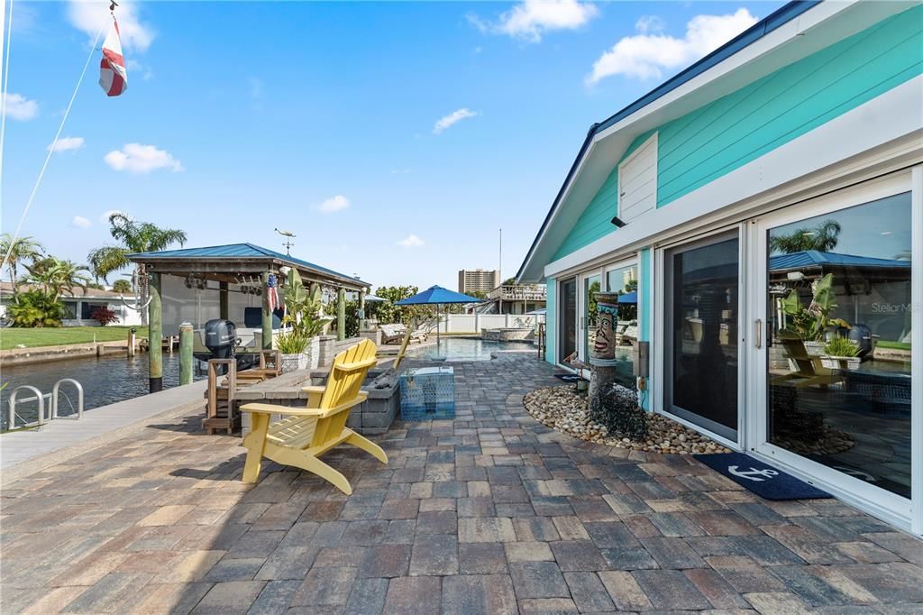 For Sale: $1,498,000 (4 beds, 2 baths, 2930 Square Feet)