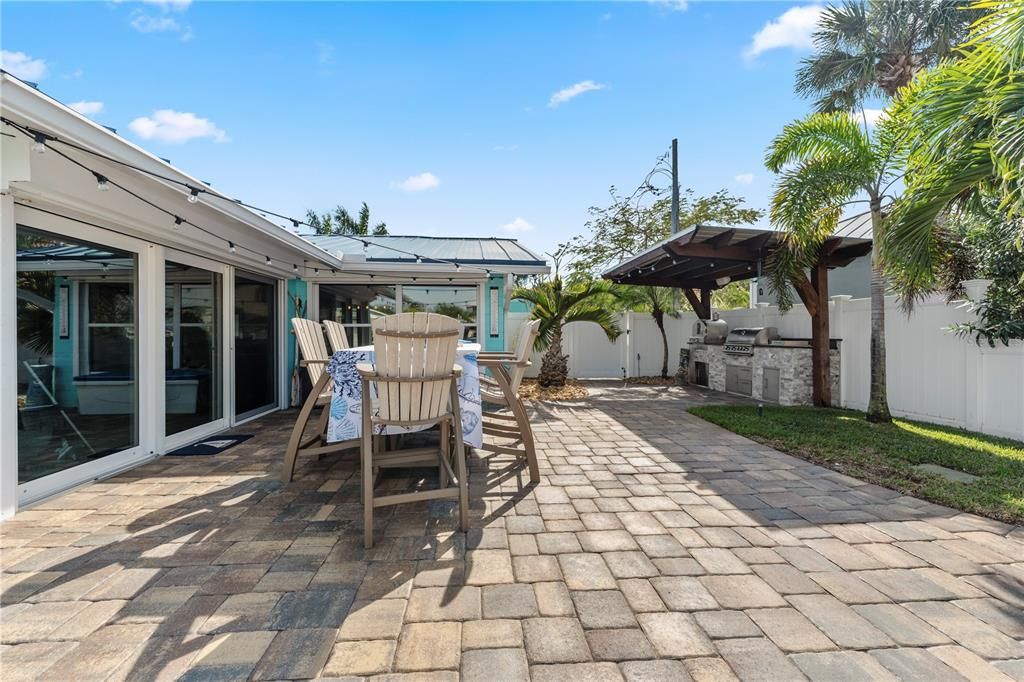 For Sale: $1,498,000 (4 beds, 2 baths, 2930 Square Feet)