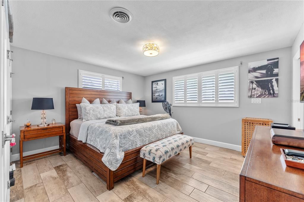 For Sale: $1,498,000 (4 beds, 2 baths, 2930 Square Feet)