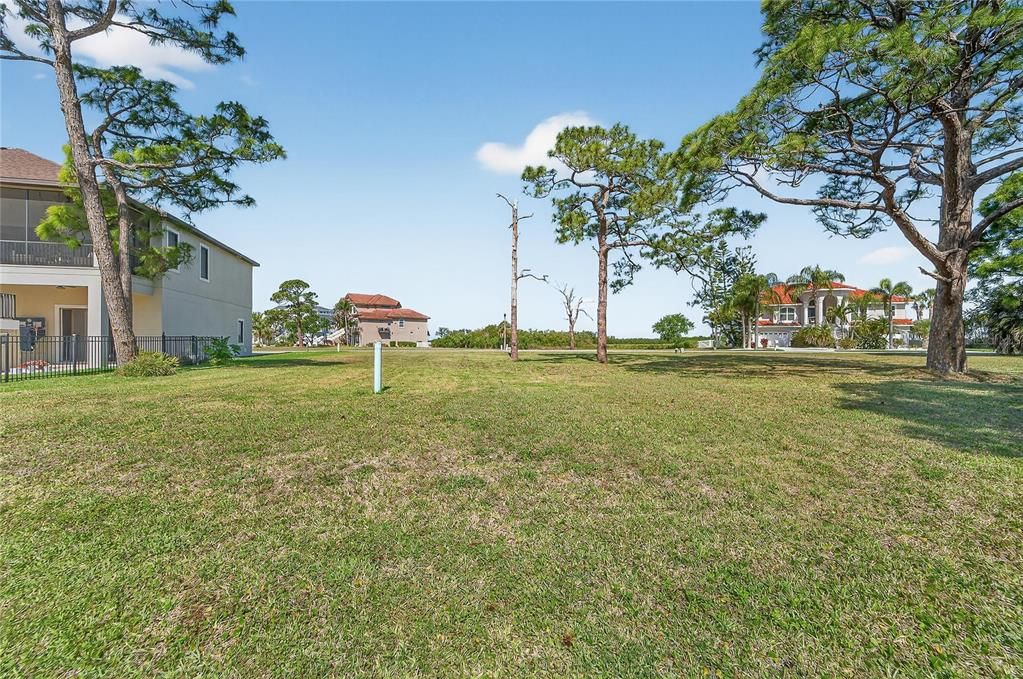 En Venta: $158,000 (0.22 acres)