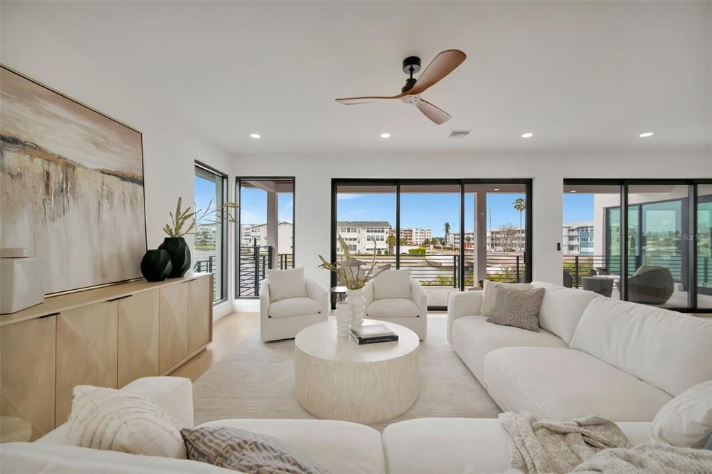For Sale: $3,550,000 (5 beds, 4 baths, 4434 Square Feet)