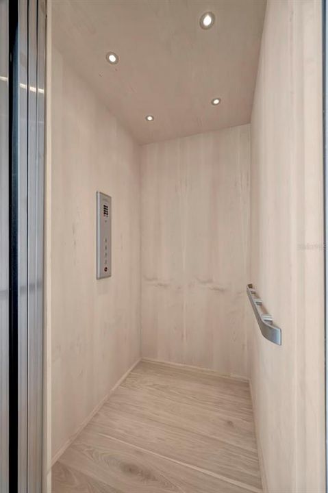 For Sale: $3,550,000 (5 beds, 4 baths, 4434 Square Feet)