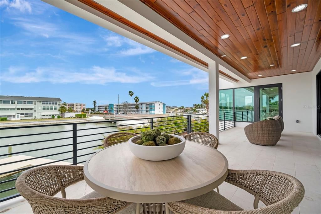 For Sale: $3,550,000 (5 beds, 4 baths, 4434 Square Feet)