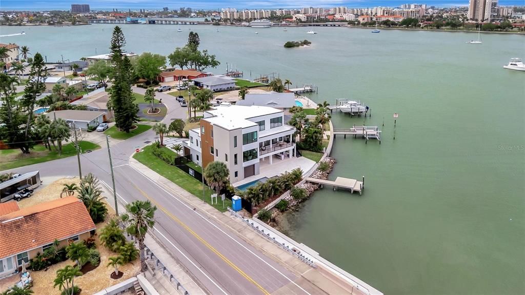 For Sale: $3,550,000 (5 beds, 4 baths, 4434 Square Feet)