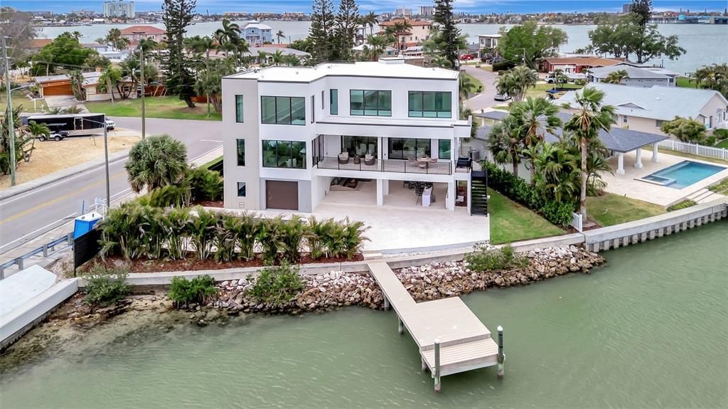 For Sale: $3,550,000 (5 beds, 4 baths, 4434 Square Feet)