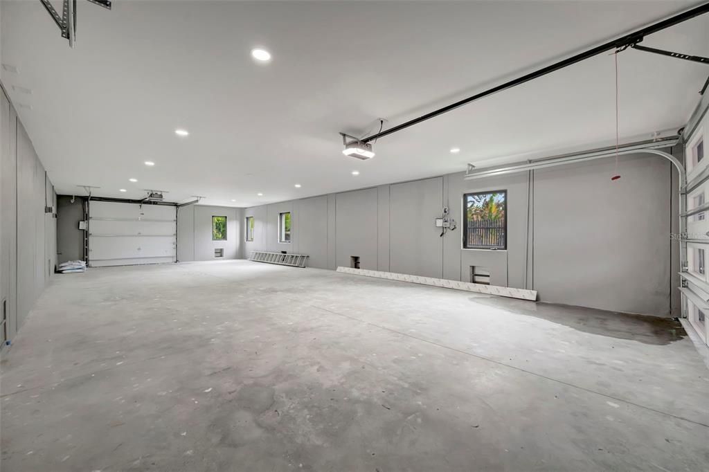 For Sale: $3,550,000 (5 beds, 4 baths, 4434 Square Feet)