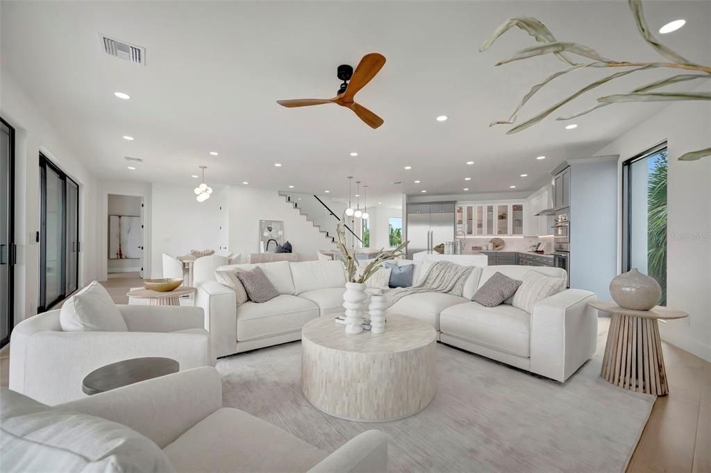 For Sale: $3,550,000 (5 beds, 4 baths, 4434 Square Feet)